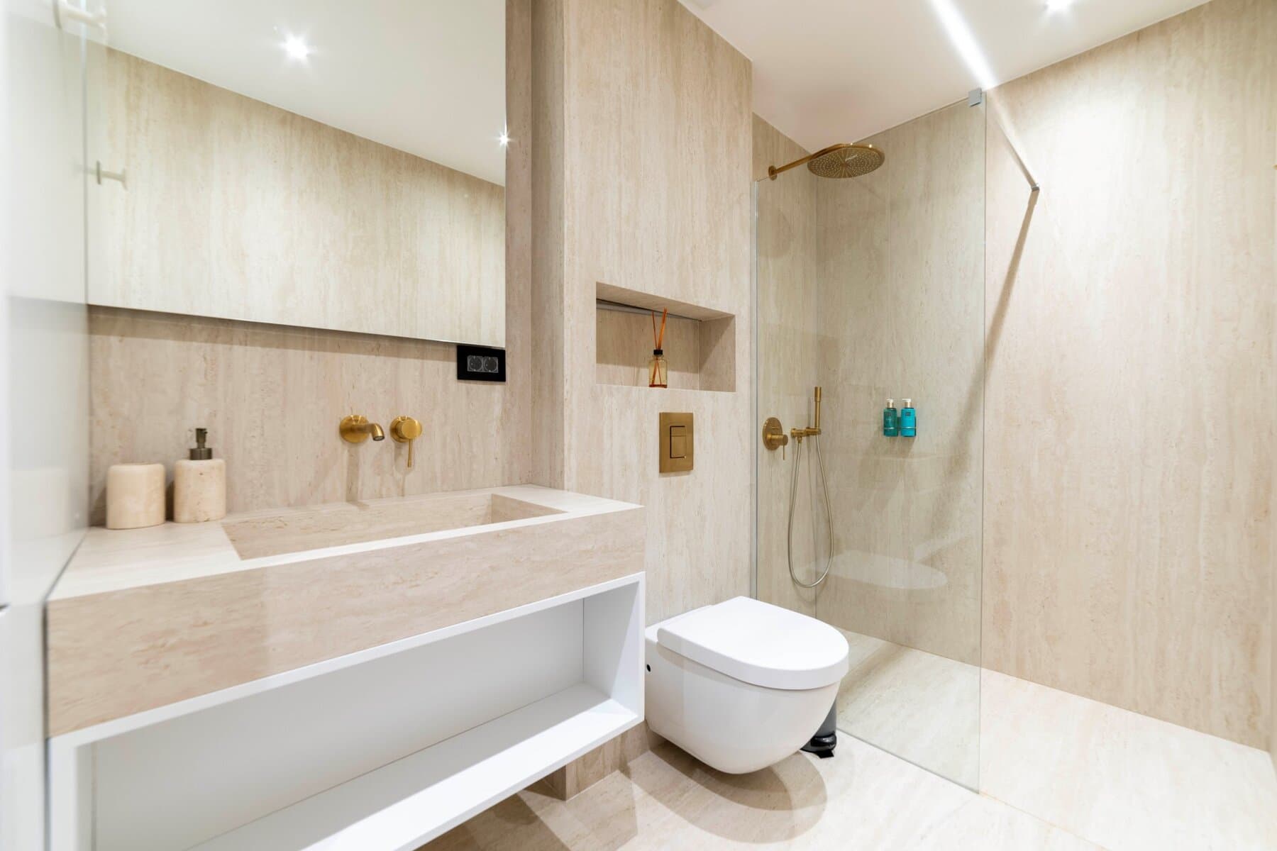 Kiralık Modern 3bdr Daire, Tivat, Donja Lastva — 17 fotoğraftan 13.
