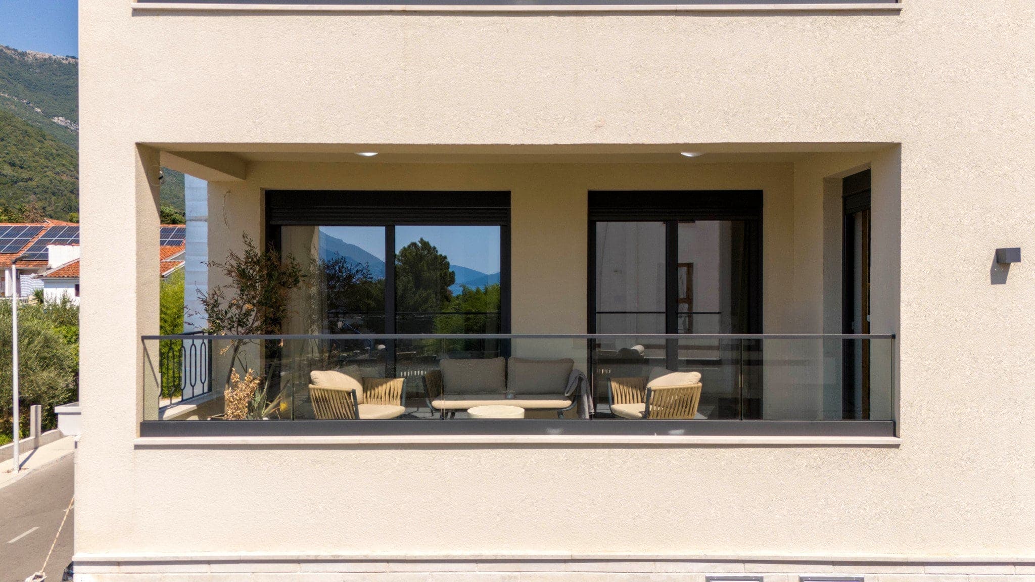 Kiralık Modern 3bdr Daire, Tivat, Donja Lastva — 17 fotoğraftan 2.