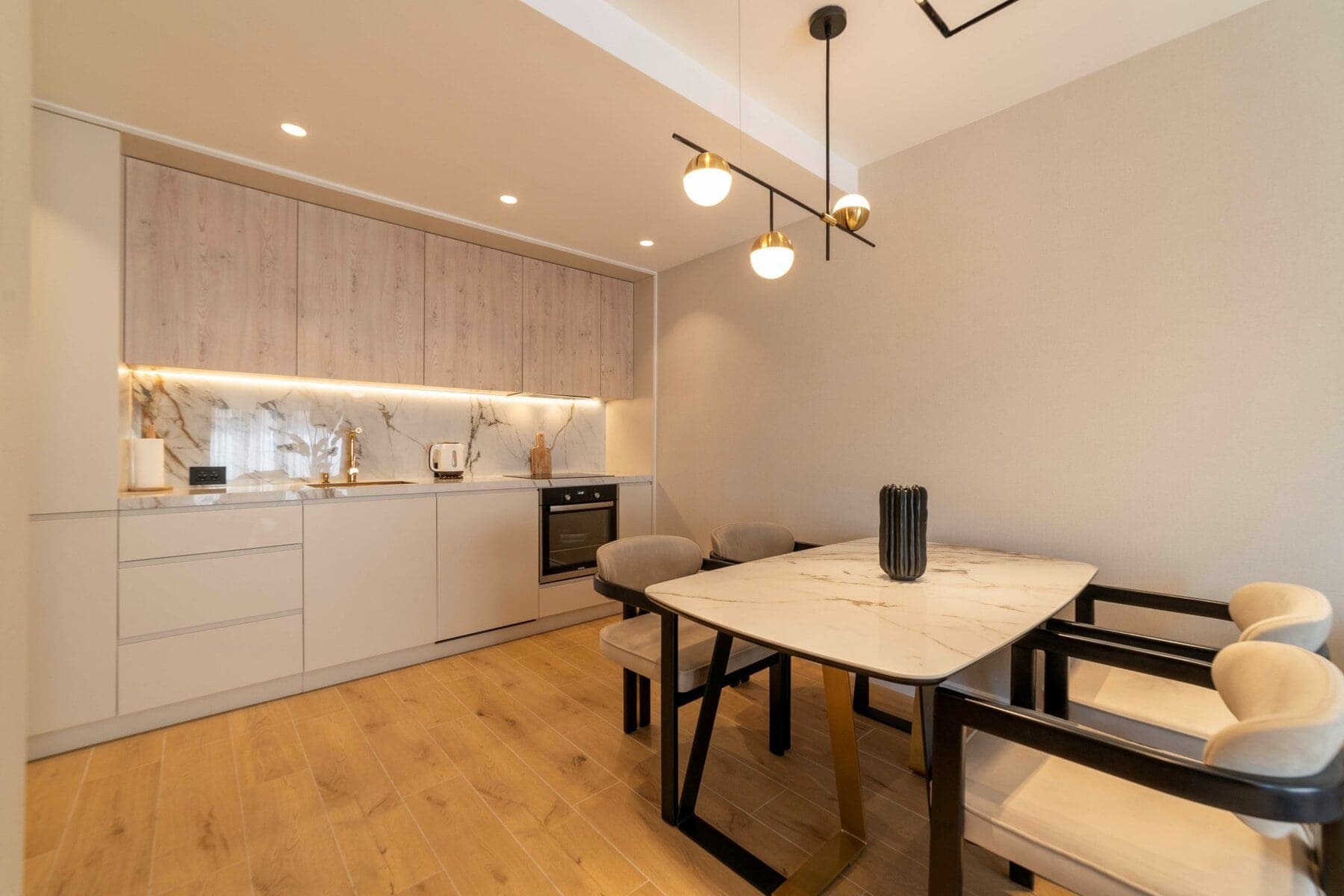 Kiralık Modern 3bdr Daire, Tivat, Donja Lastva — 17 fotoğraftan 7.