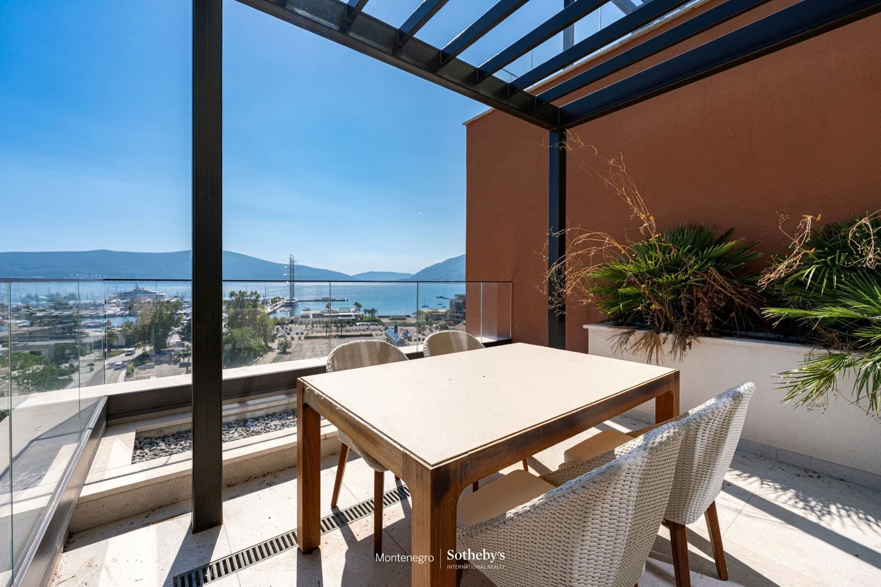 Dupleks penthaus Alba, Boka Place, Tivat, Porto Montenegro — fotografija 15 od 20