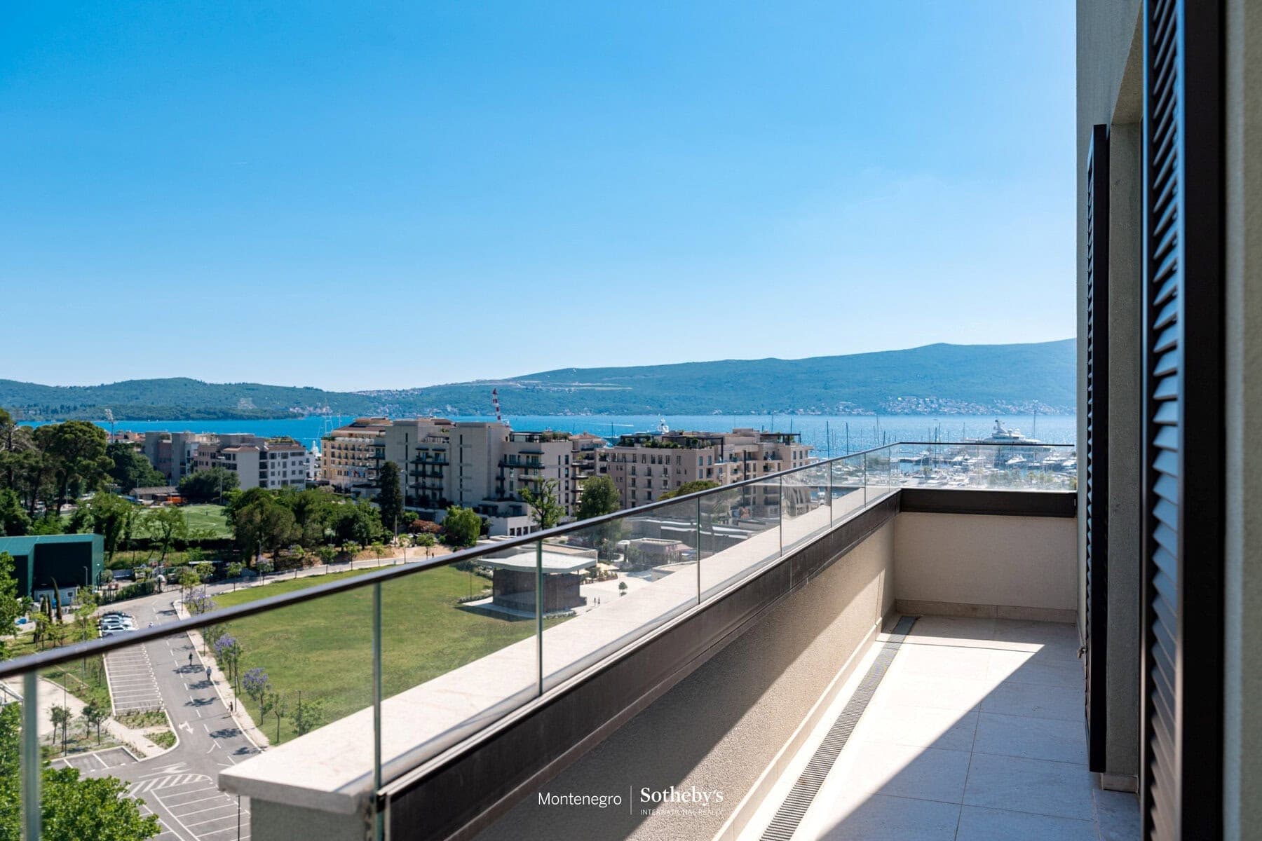 Dupleks penthaus Alba, Boka Place, Tivat, Porto Montenegro — fotografija 11 od 20