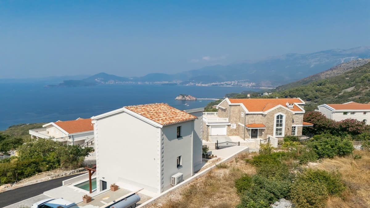 Tudorovici Three-bedroom villa with swimming pool, Budva, Tudorovici — photo 16 of 17