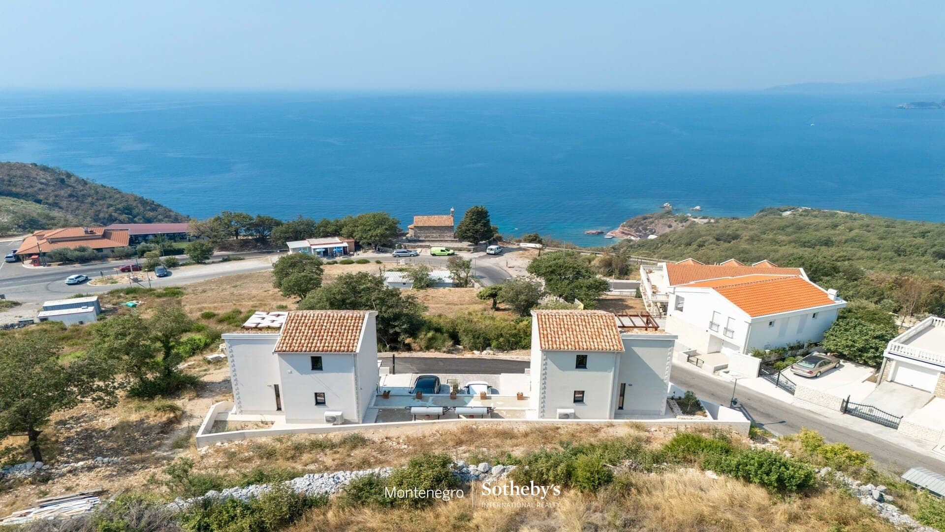 Tudorovici'de havuzlu üç yatak odalı villa, Budva, Tudorovići — 17 fotoğraftan 17.