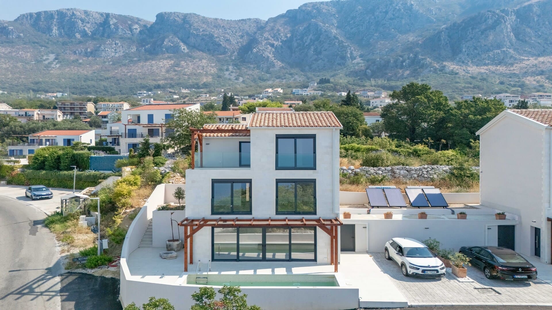 Tudorovici Three-bedroom villa with swimming pool