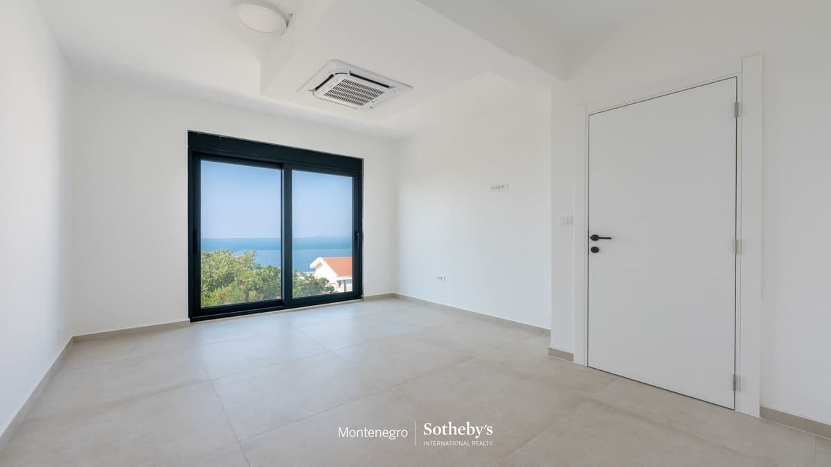 Tudorovici'de havuzlu üç yatak odalı villa, Budva, Tudorovići — 17 fotoğraftan 7.