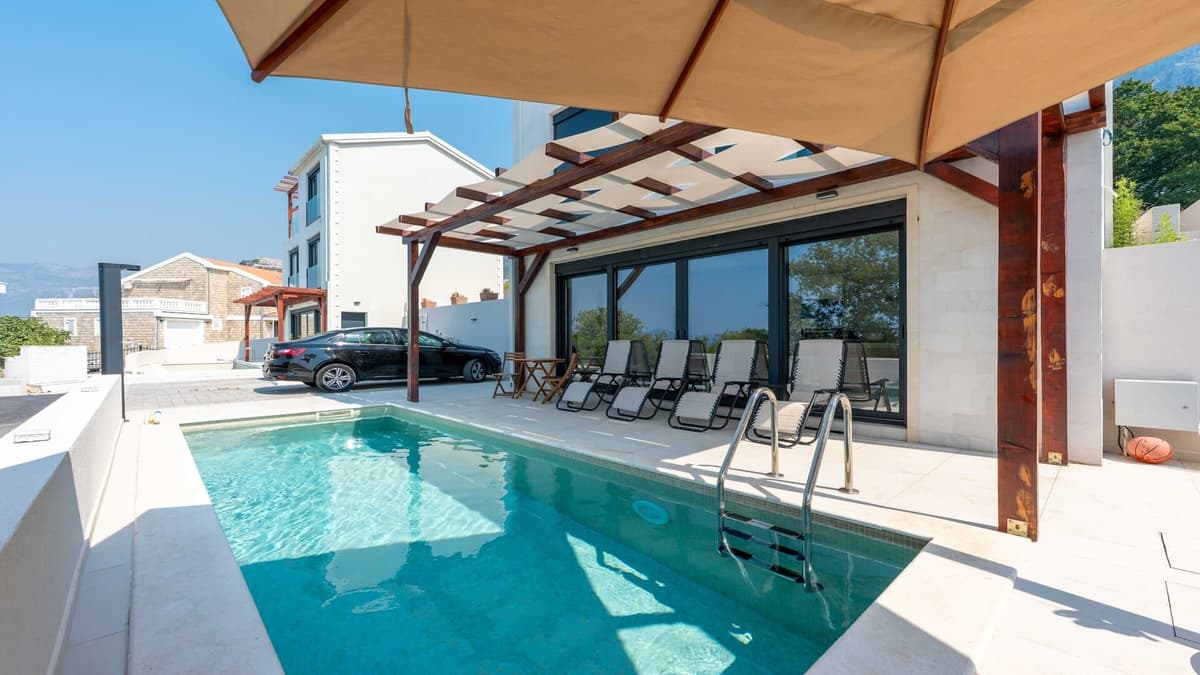Tudorovici Three-bedroom villa with swimming pool, Budva, Tudorovici — photo 13 of 17