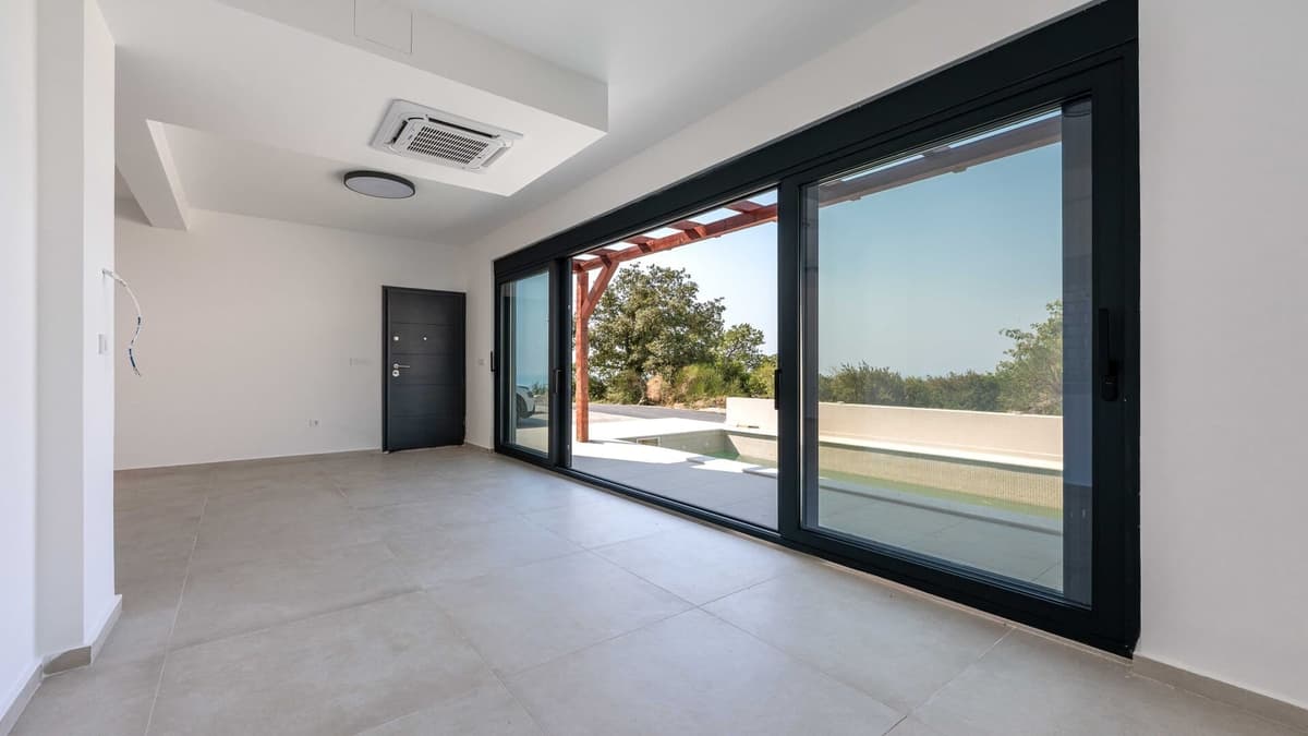 Tudorovici Three-bedroom villa with swimming pool, Budva, Tudorovici — photo 4 of 17