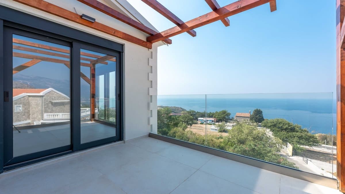 Tudorovici Three-bedroom villa with swimming pool, Budva, Tudorovici — photo 10 of 17