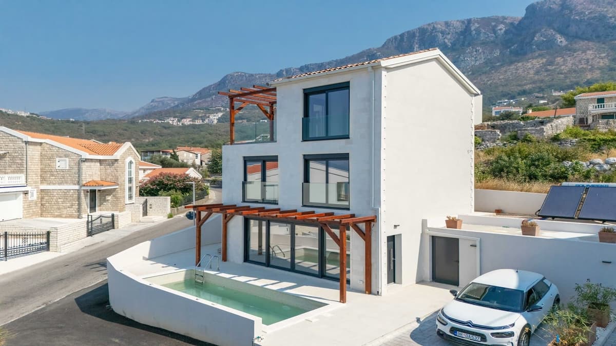 Tudorovici Three-bedroom villa with swimming pool, Budva, Tudorovici — photo 14 of 17