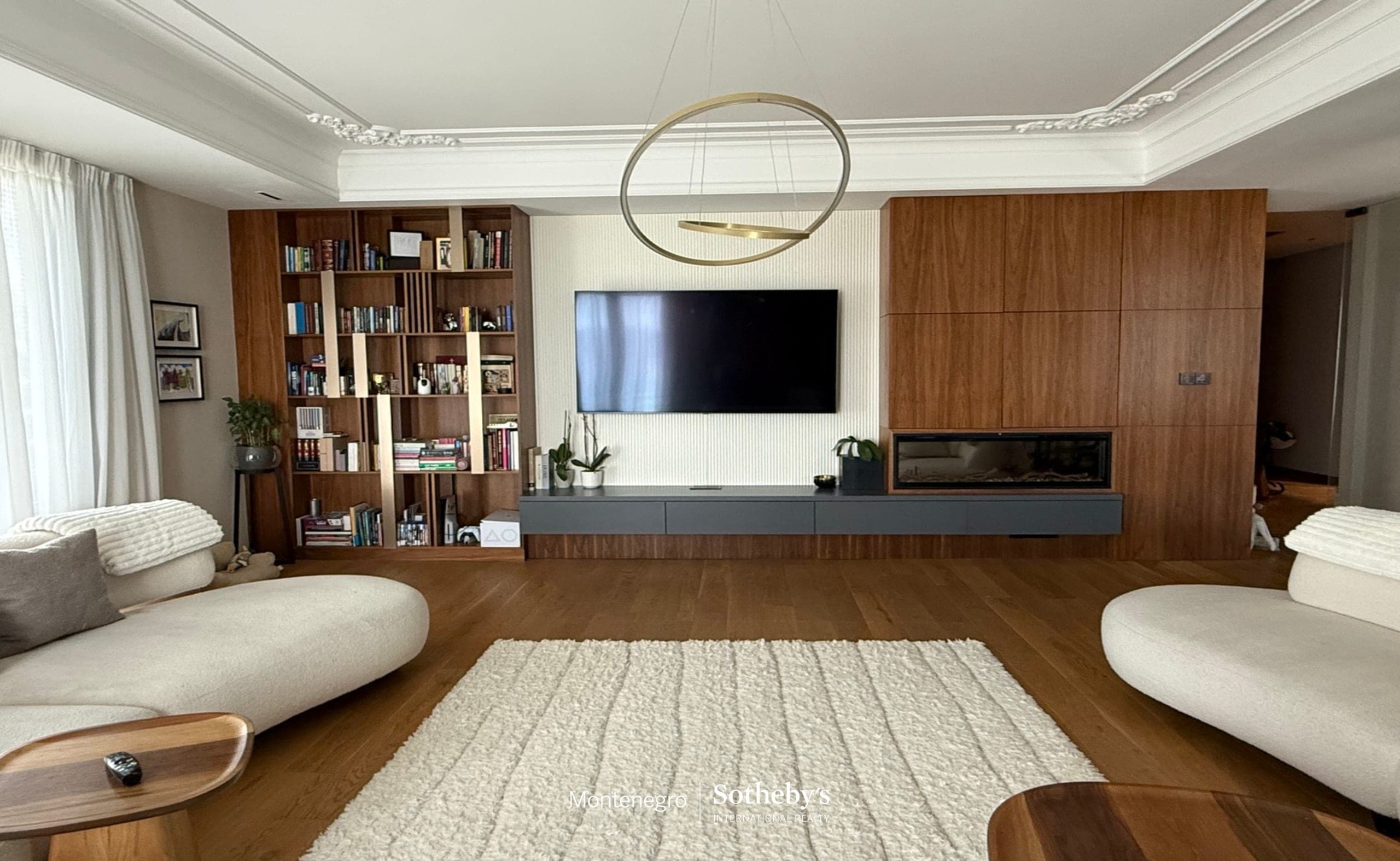 Luxury Three-bedroom Apartment Oaza building, Podgorica, Sheikh Zayed Street — photo 3 of 12