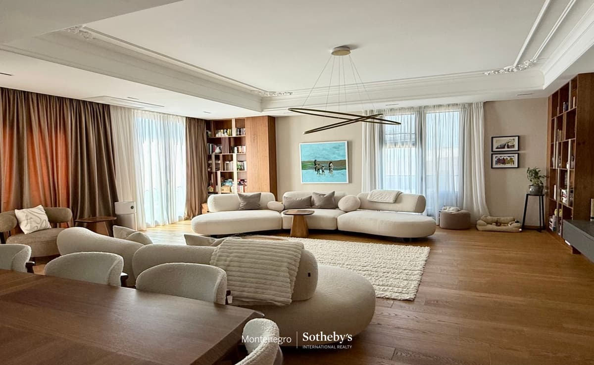 Luxury Three-bedroom Apartment Oaza building, Podgorica, Sheikh Zayed Street — photo 2 of 12