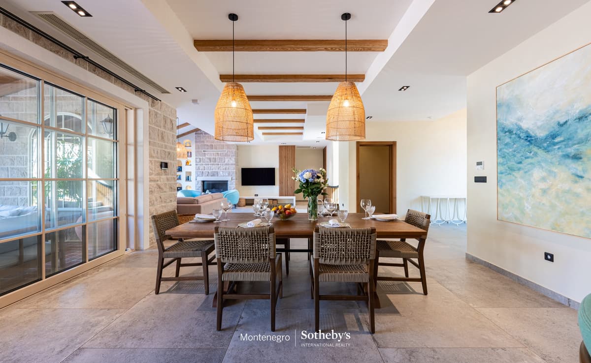 Luxurious Waterfront Villa with Swimming Pool, Herceg novi, Zanjice — photo 4 of 27
