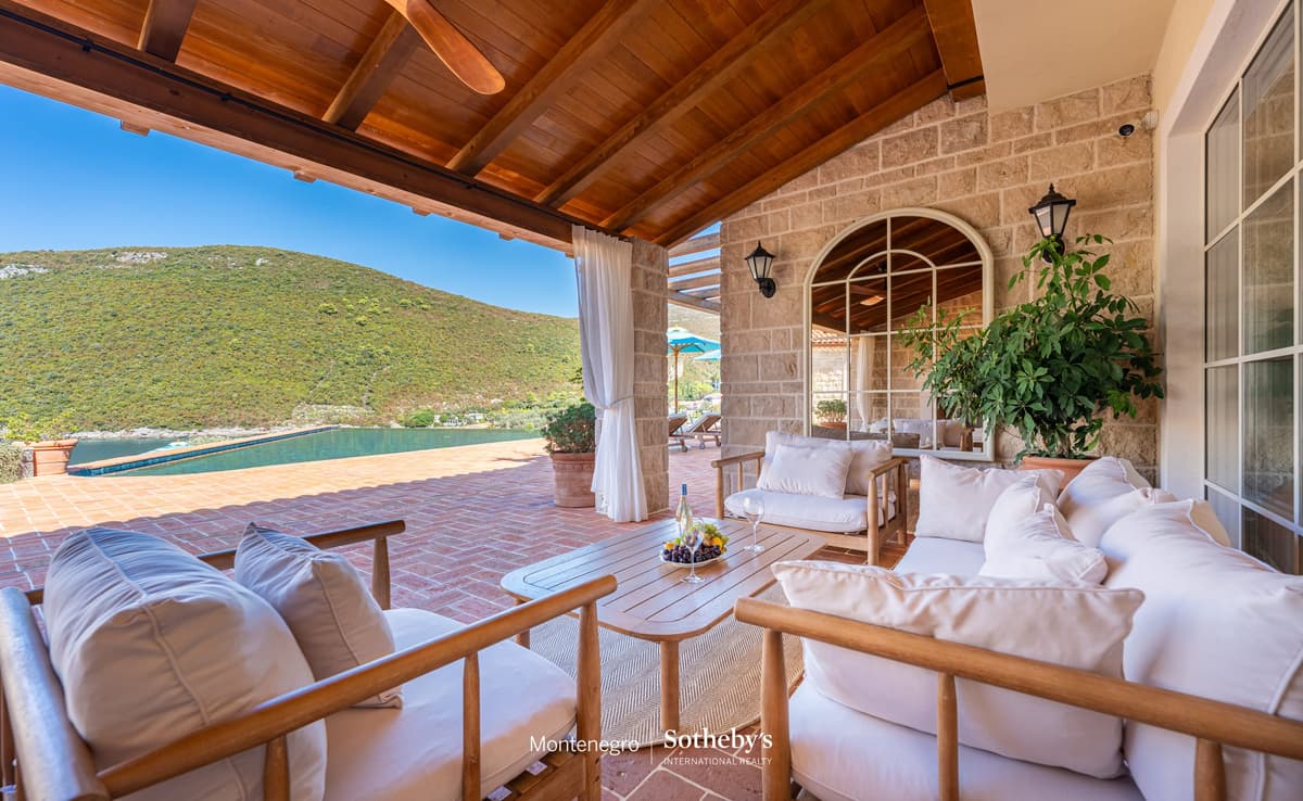 Luxurious Waterfront Villa with Swimming Pool, Herceg novi, Zanjice — photo 7 of 27