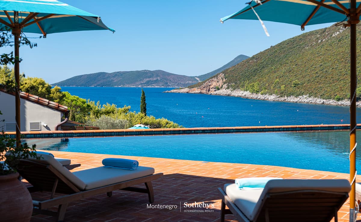 Luxurious Waterfront Villa with Swimming Pool, Herceg novi, Zanjice — photo 11 of 27