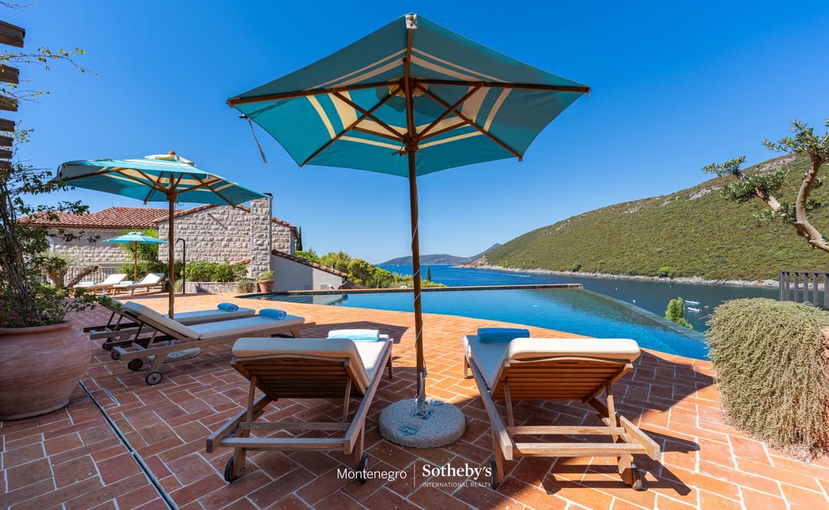 Luxurious Waterfront Villa with Swimming Pool, Herceg novi, Zanjice — photo 8 of 27
