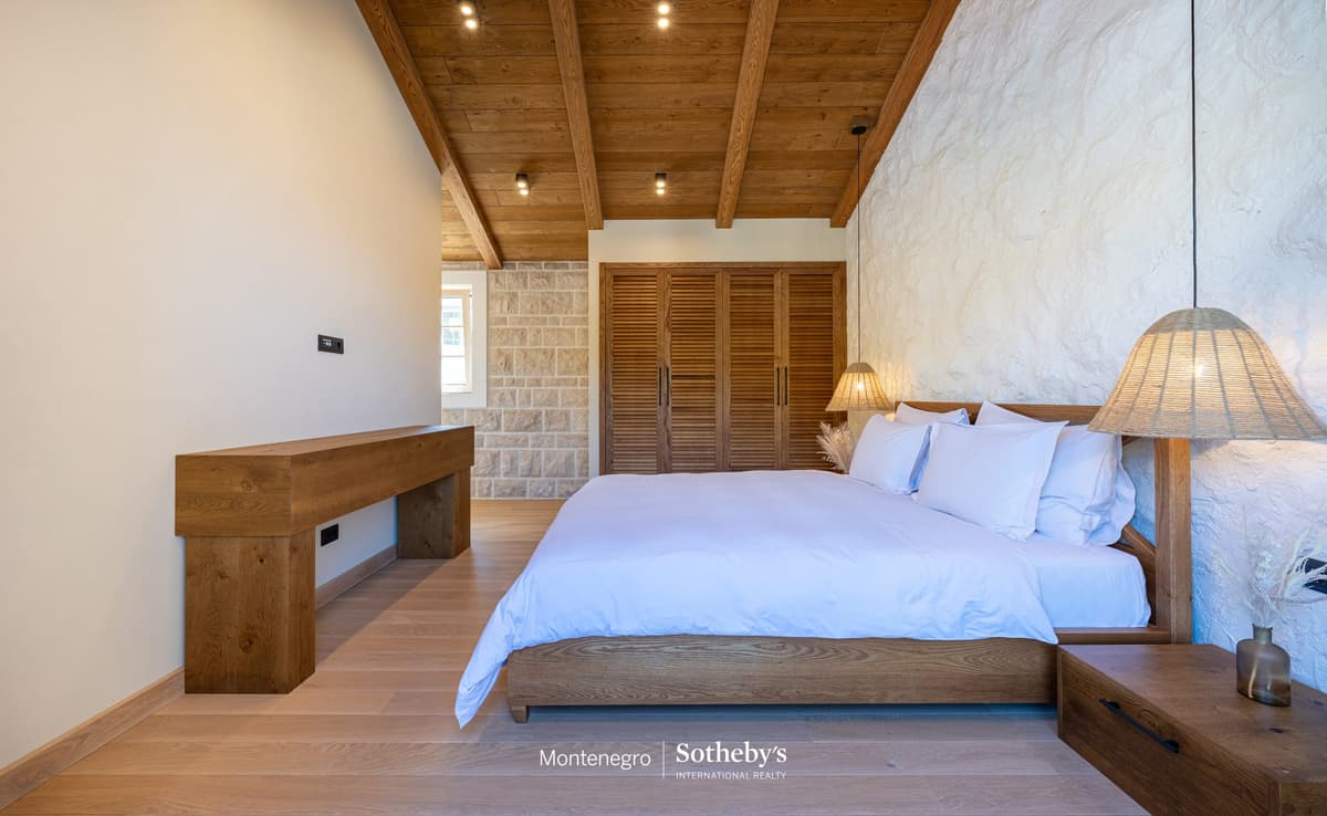 Luxurious Waterfront Villa with Swimming Pool, Herceg novi, Zanjice — photo 18 of 27