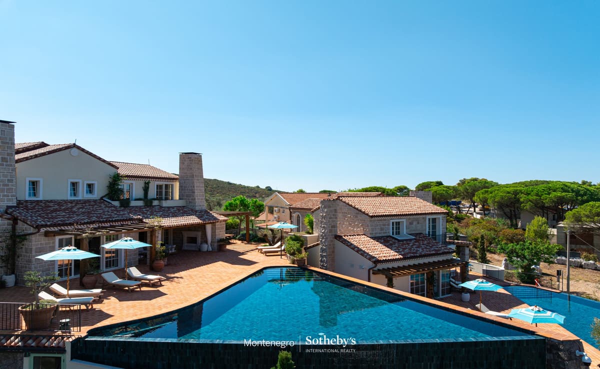 Luxurious Waterfront Villa with Swimming Pool, Herceg novi, Zanjice — photo 26 of 27
