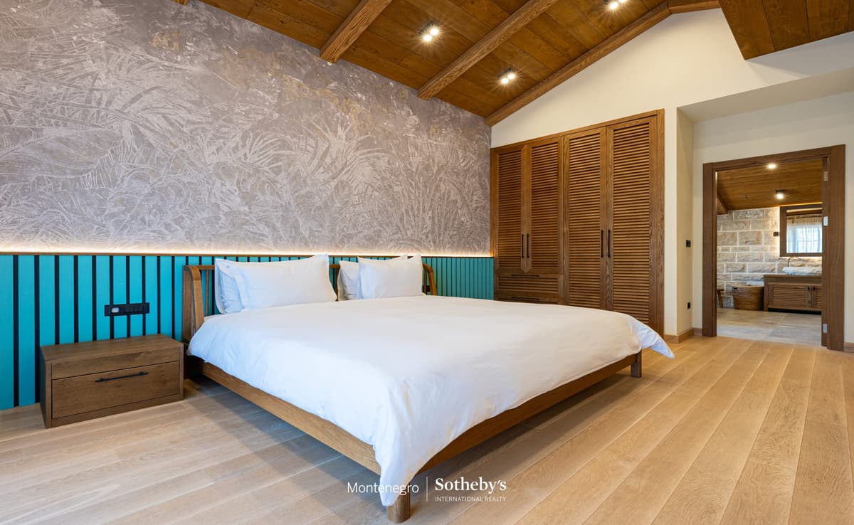 Luxurious Waterfront Villa with Swimming Pool, Herceg novi, Zanjice — photo 13 of 27