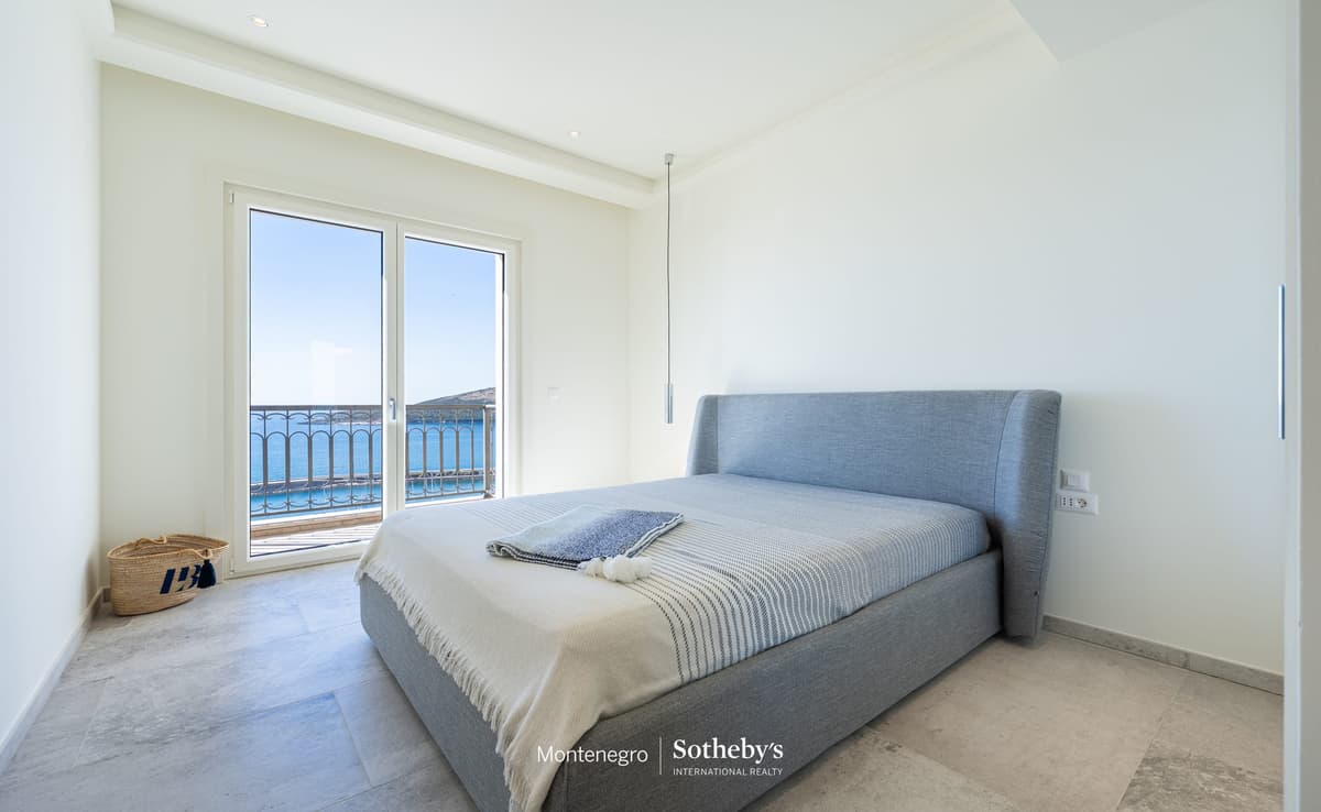 فيلا فاخرة بأربع غرف نوم في Marina Village, تيفات، خليج لوستيكا — صورة 9 من 34