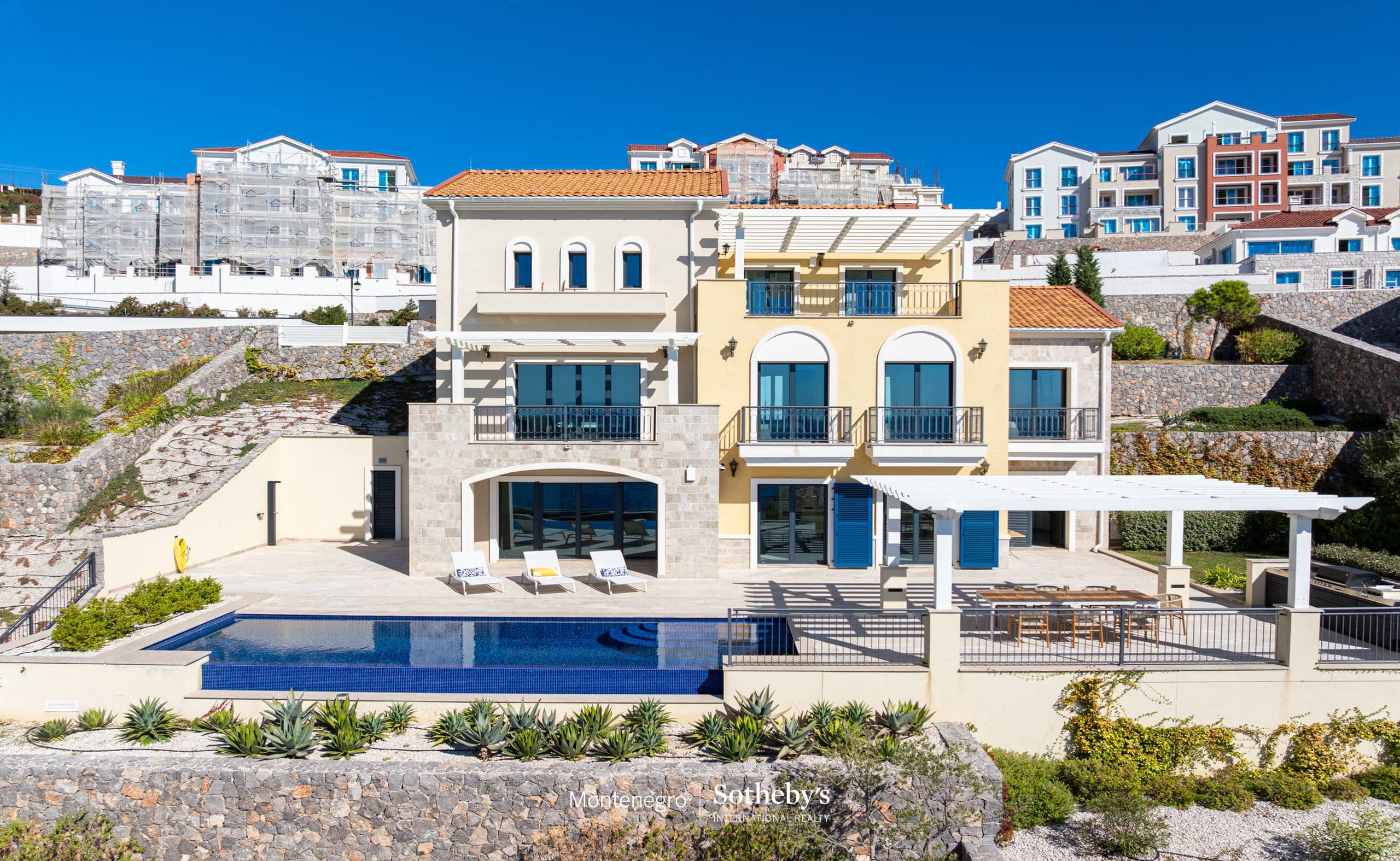 فيلا فاخرة بأربع غرف نوم في Marina Village, تيفات، خليج لوستيكا — صورة 1 من 34