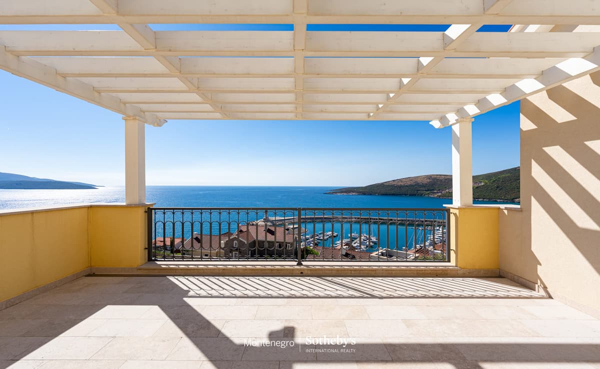فيلا فاخرة بأربع غرف نوم في Marina Village, تيفات، خليج لوستيكا — صورة 21 من 34