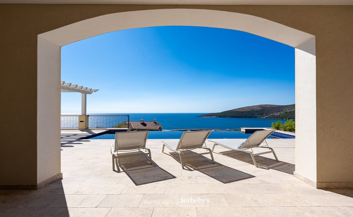 فيلا فاخرة بأربع غرف نوم في Marina Village, تيفات، خليج لوستيكا — صورة 29 من 34