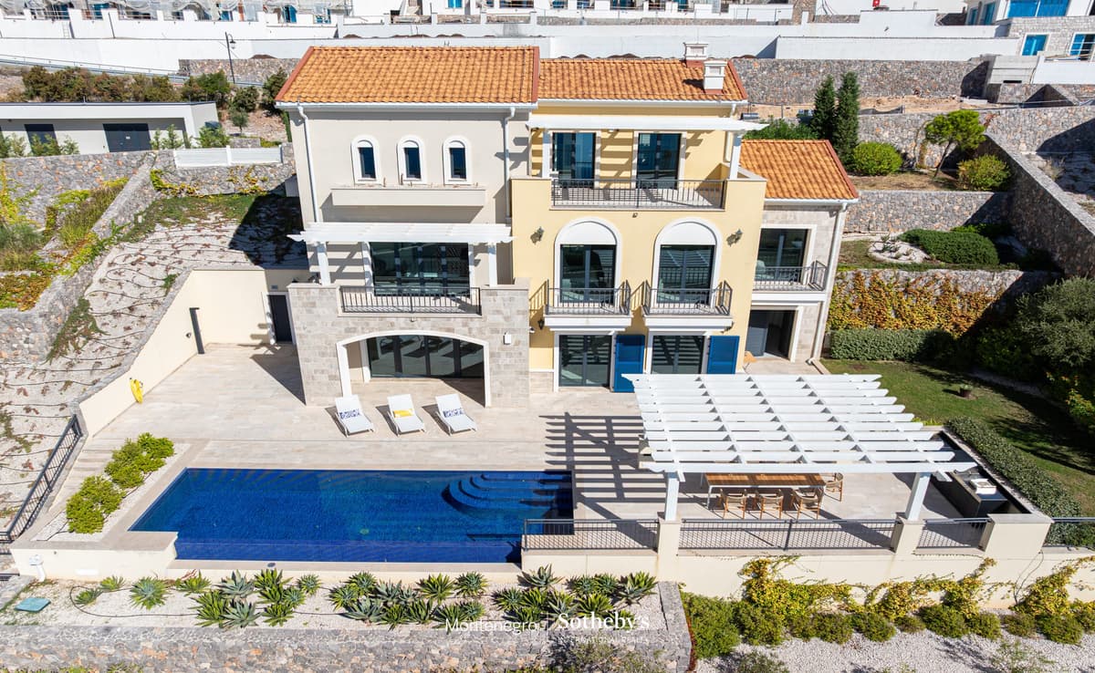 فيلا فاخرة بأربع غرف نوم في Marina Village, تيفات، خليج لوستيكا — صورة 32 من 34