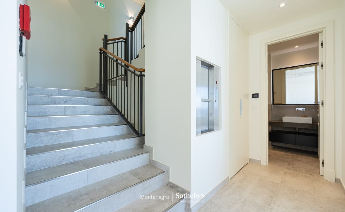 فيلا فاخرة بأربع غرف نوم في Marina Village, تيفات، خليج لوستيكا — صورة 8 من 34