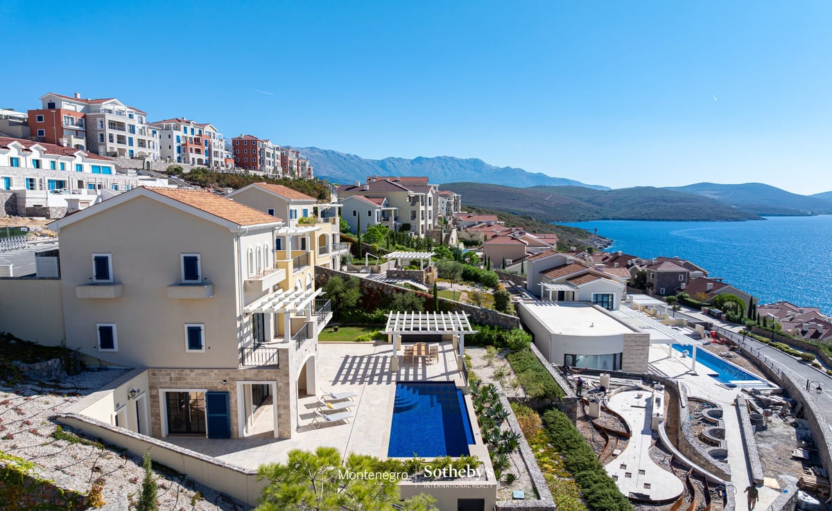 فيلا فاخرة بأربع غرف نوم في Marina Village, تيفات، خليج لوستيكا