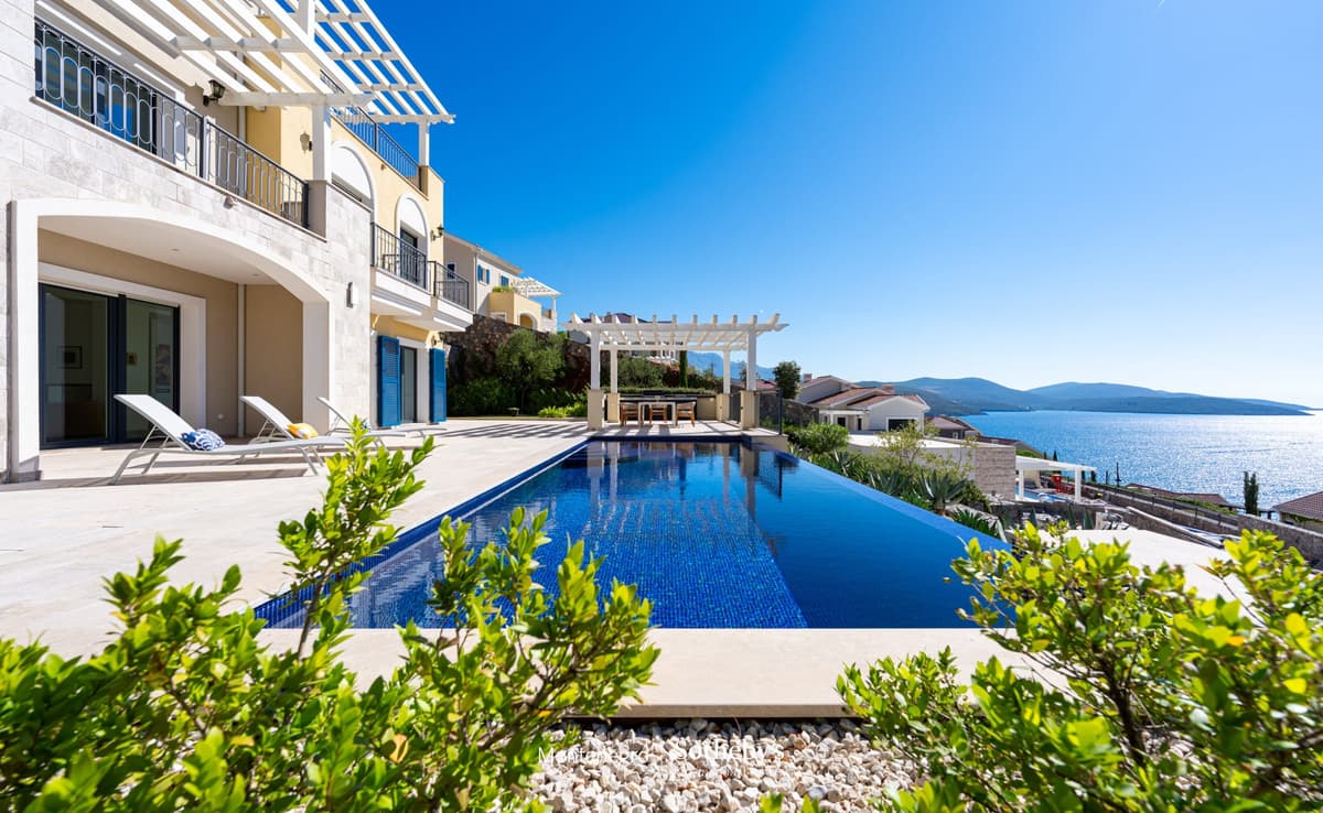 فيلا فاخرة بأربع غرف نوم في Marina Village, تيفات، خليج لوستيكا — صورة 30 من 34