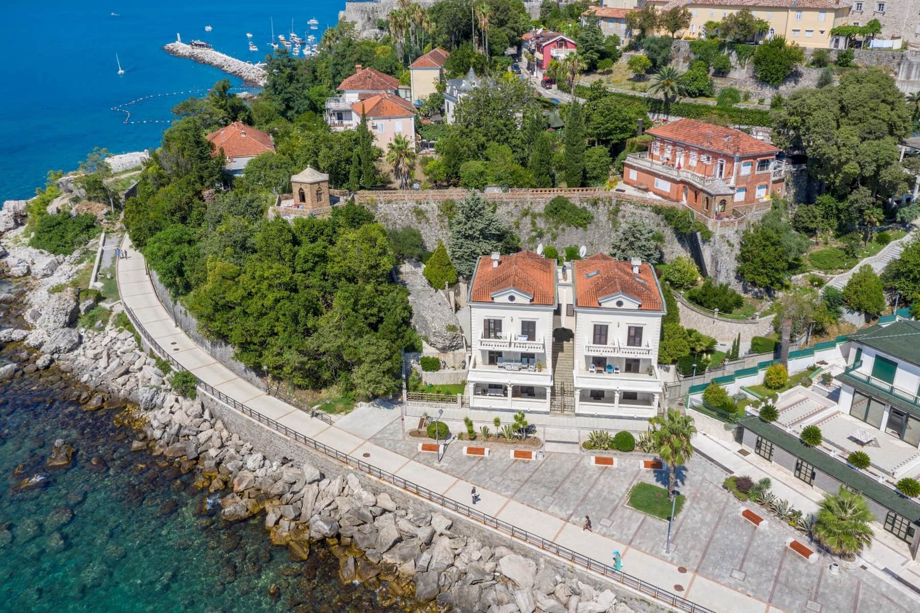 Вилла Савина, Герцег-Нови, Херцег-Нови — фото 2 из 27