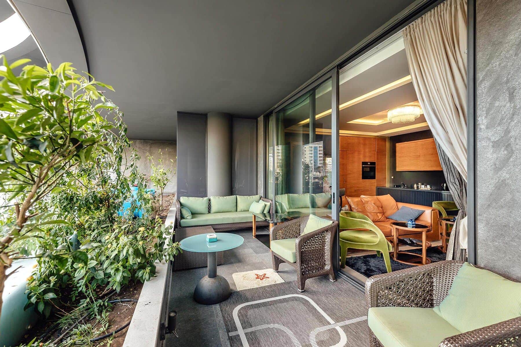 Royal Gardens'ta 2 Yatak Odalı Lüks Daire, Budva, Kraliyet Bahçeleri — 13 fotoğraftan 2.