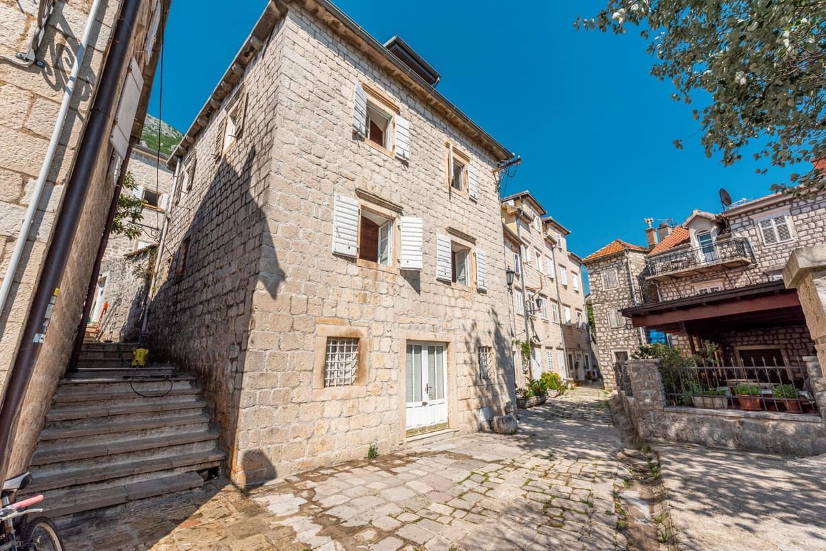 Otantik Denize Sıfır Taş Ev Perast, Kotor, Perast — 34 fotoğraftan 4.