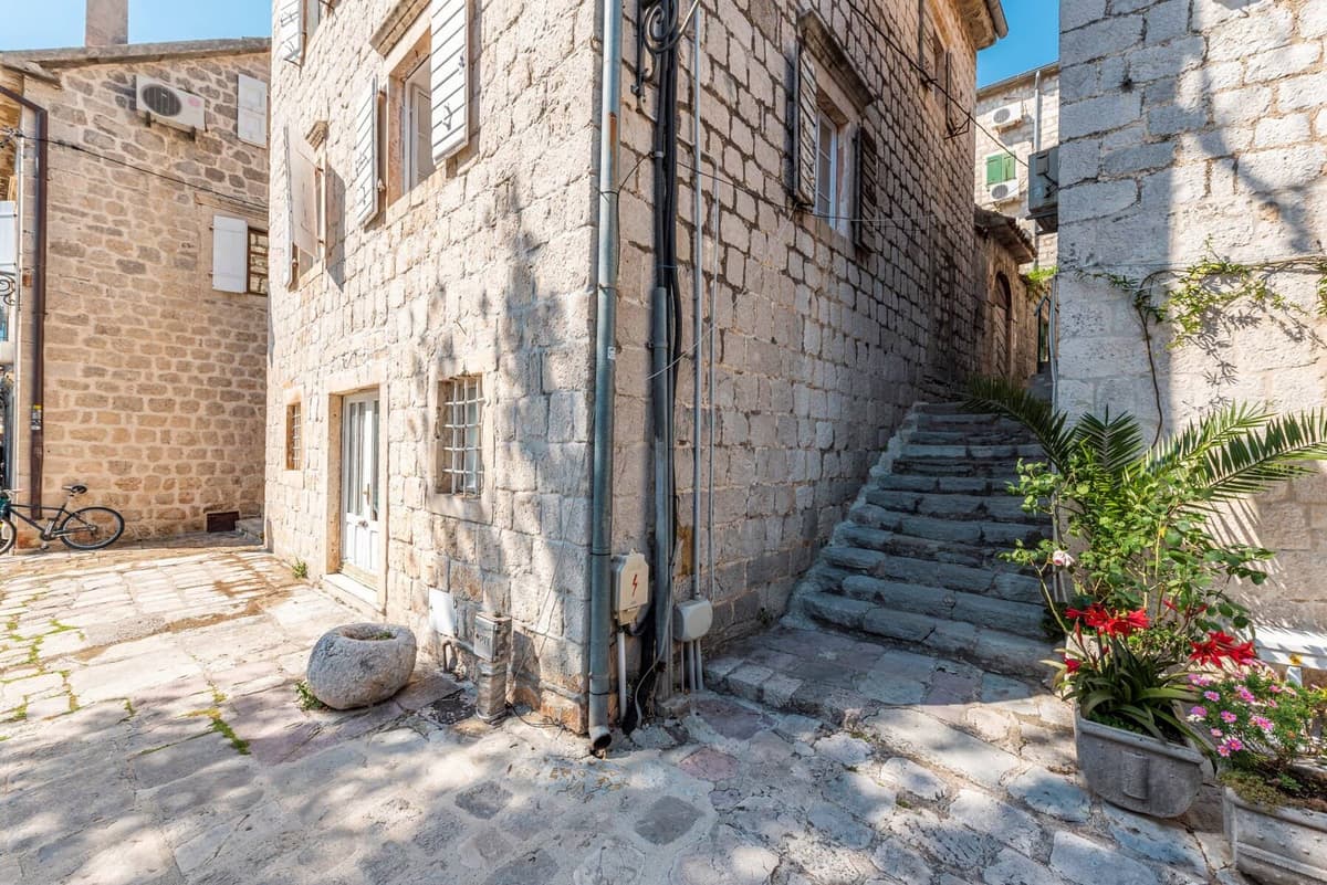 Otantik Denize Sıfır Taş Ev Perast, Kotor, Perast — 34 fotoğraftan 5.