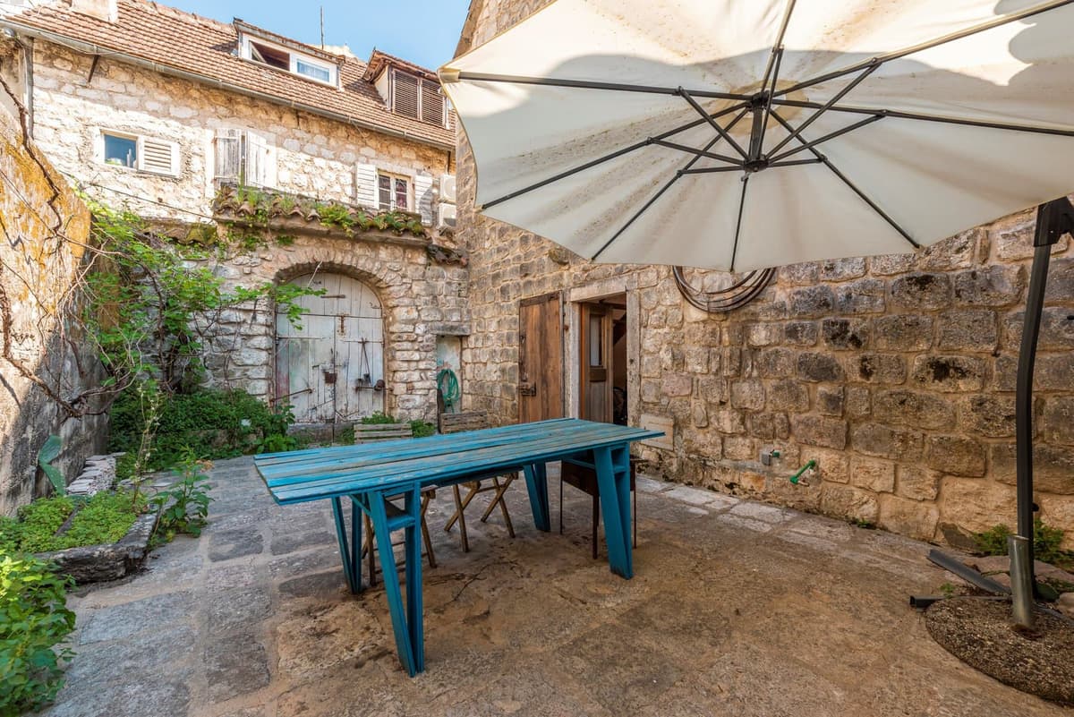 Otantik Denize Sıfır Taş Ev Perast, Kotor, Perast — 34 fotoğraftan 8.