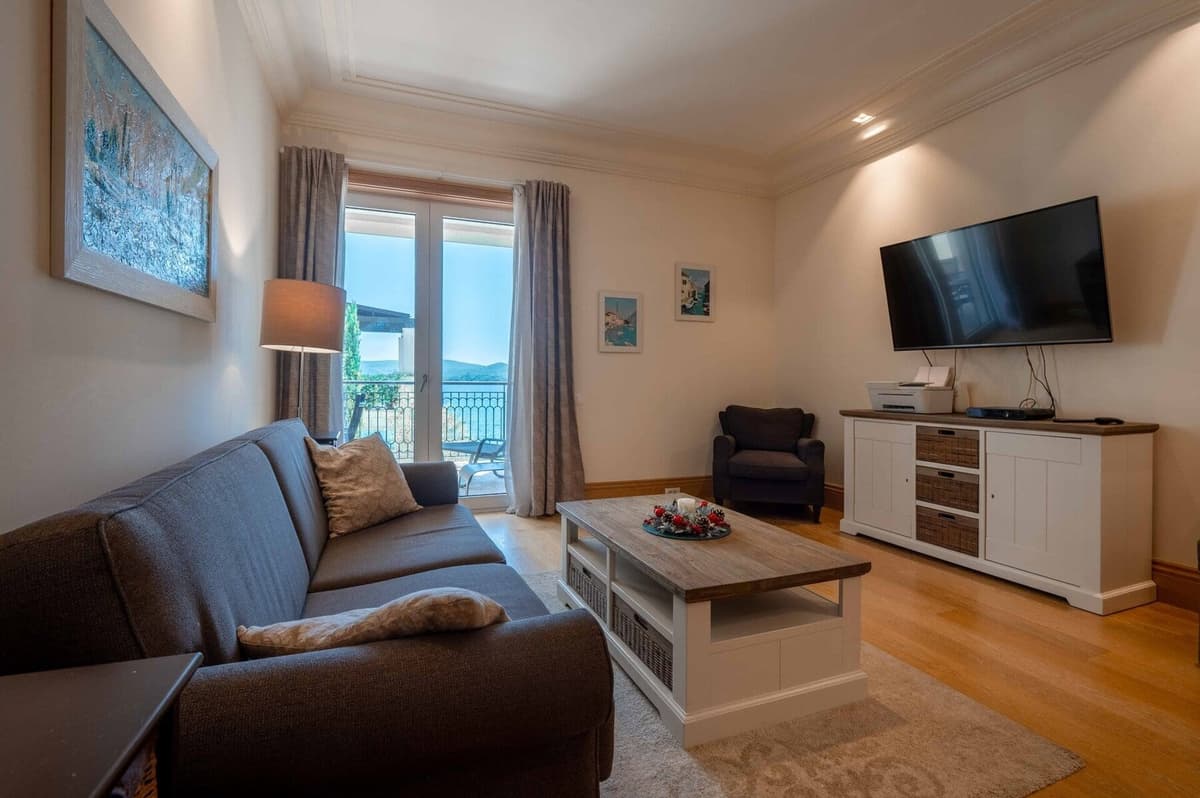 Ksenija 1bdr Daire, Tivat, Porto Montenegro — 16 fotoğraftan 6.