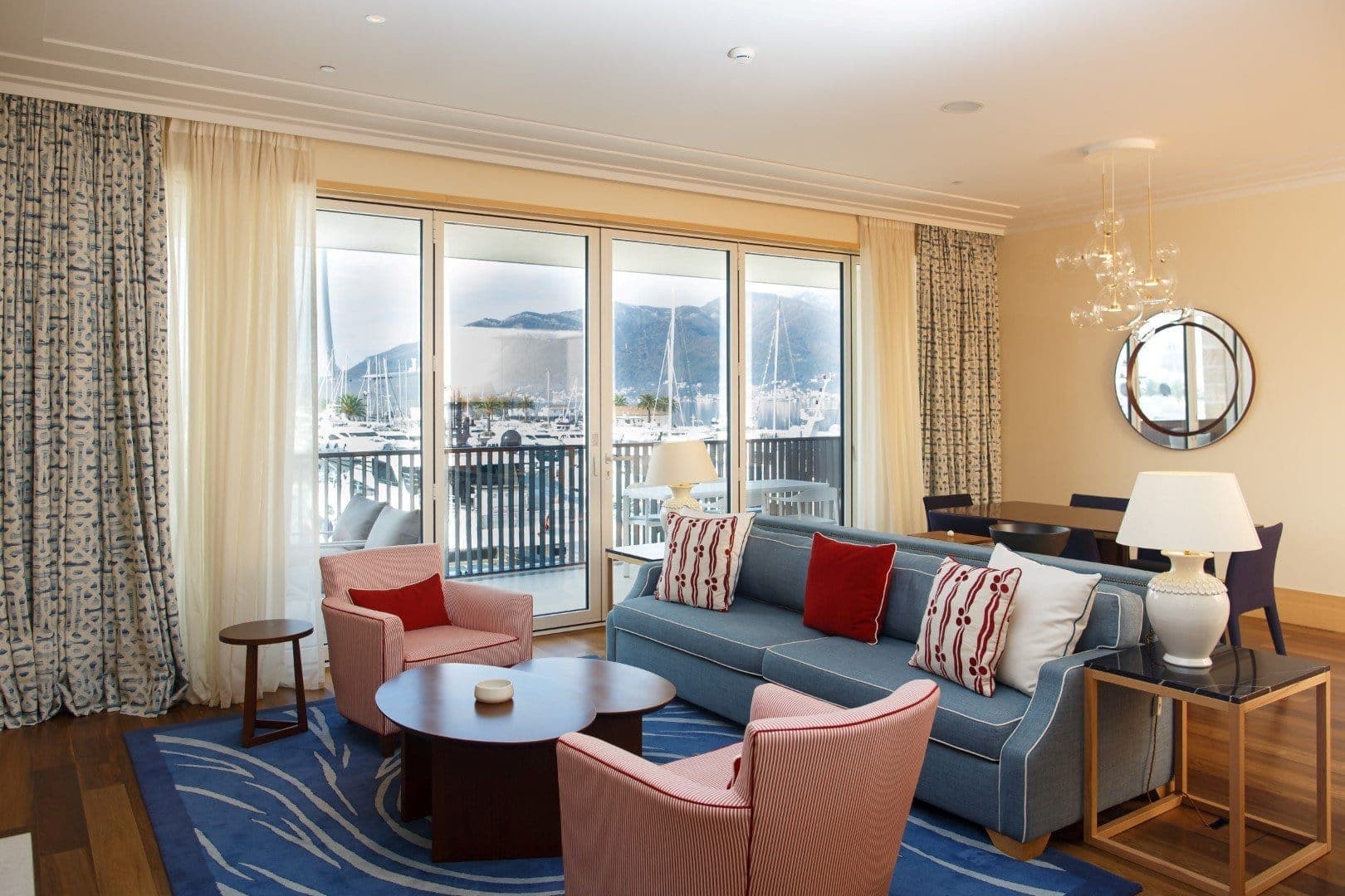 Apartman s 2 spavaće sobe i uslugama na obali Baia, Tivat, Porto Montenegro — fotografija 2 od 11