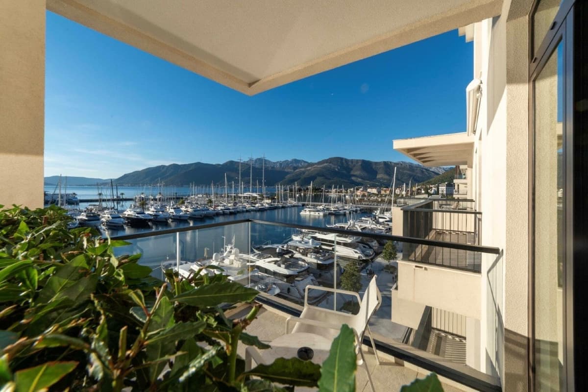 Aqua 2 yatak odalı Waterfront Daire, Tivat, Porto Montenegro — 17 fotoğraftan 17.