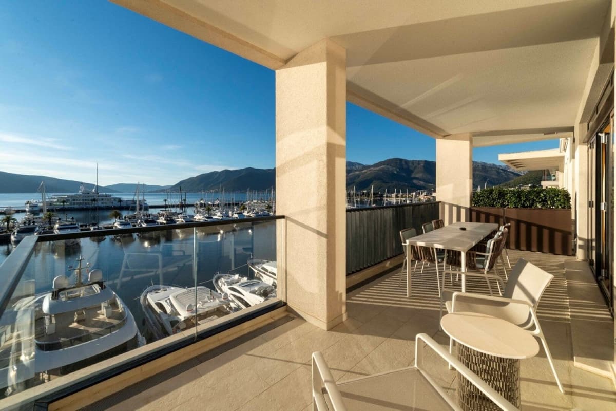Aqua 2 yatak odalı Waterfront Daire, Tivat, Porto Montenegro — 17 fotoğraftan 4.
