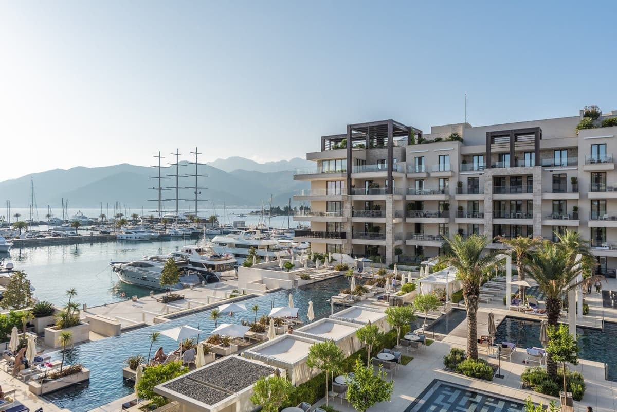 Aqua 3 yatak odalı Deniz Manzaralı Daire, Tivat, Porto Montenegro — 15 fotoğraftan 1.