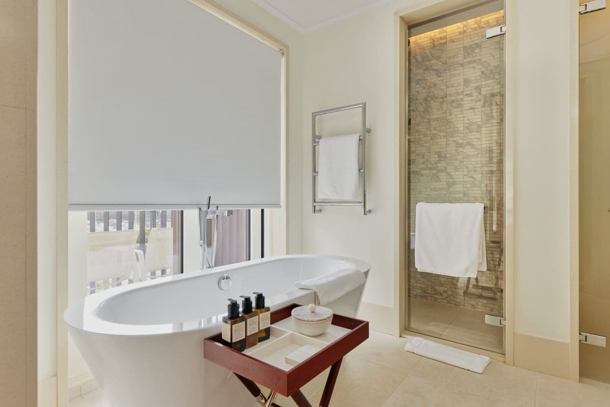 Aqua 3 yatak odalı Deniz Manzaralı Daire, Tivat, Porto Montenegro — 15 fotoğraftan 12.