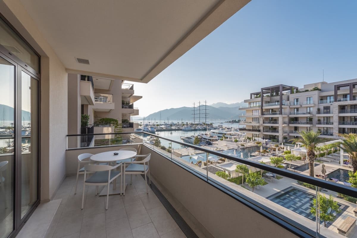 Aqua 3 yatak odalı Deniz Manzaralı Daire, Tivat, Porto Montenegro — 15 fotoğraftan 14.