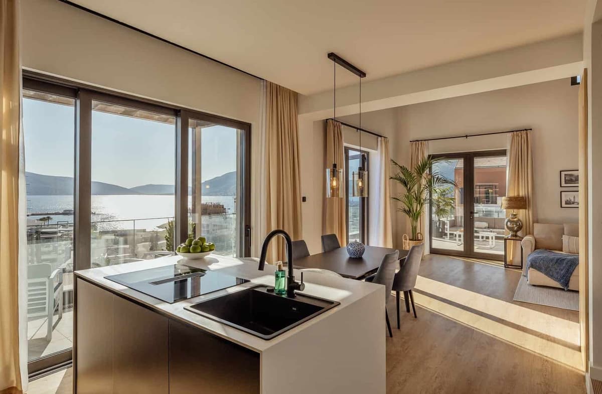 Двухуровневый пентхаус Thea, Бока Плейс, Тиват, Порто Черногория — фото 13 из 27