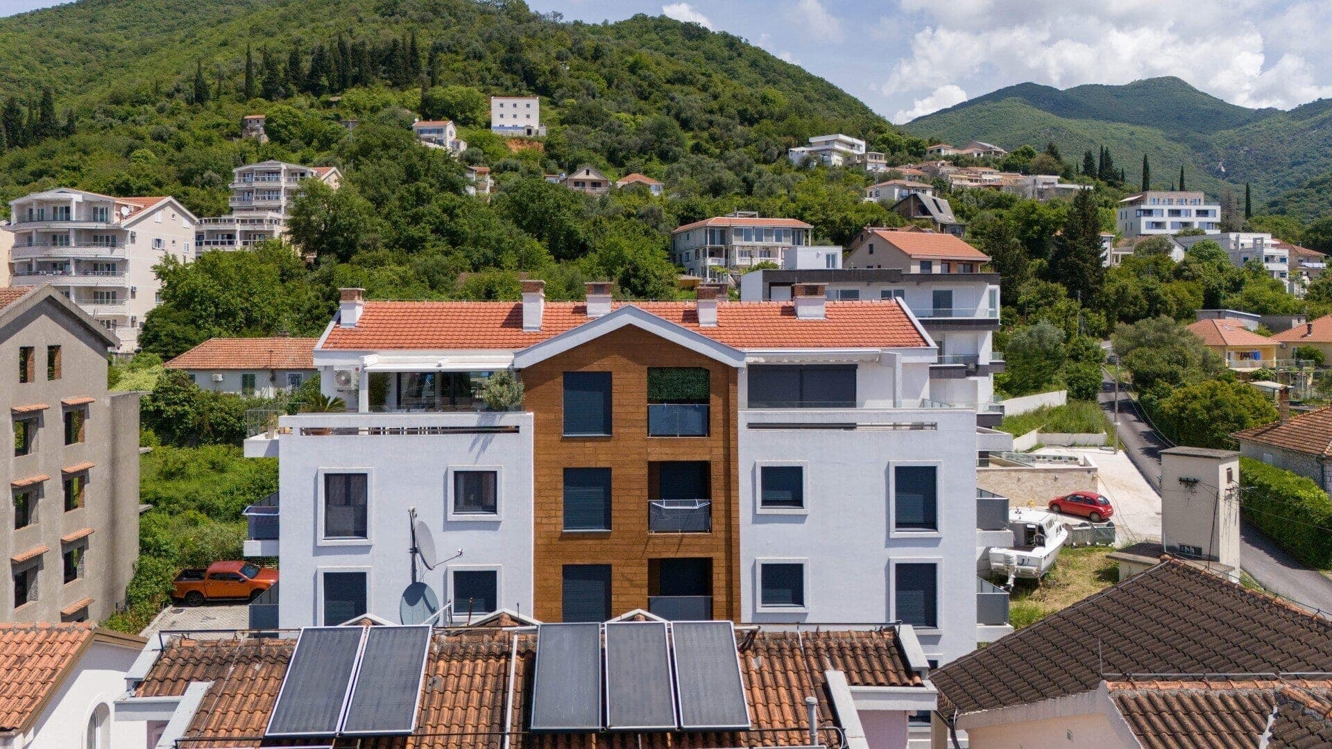 Savremeni stan sa 2 spavaće sobe, Tivat, Donja Lastva — fotografija 13 od 13