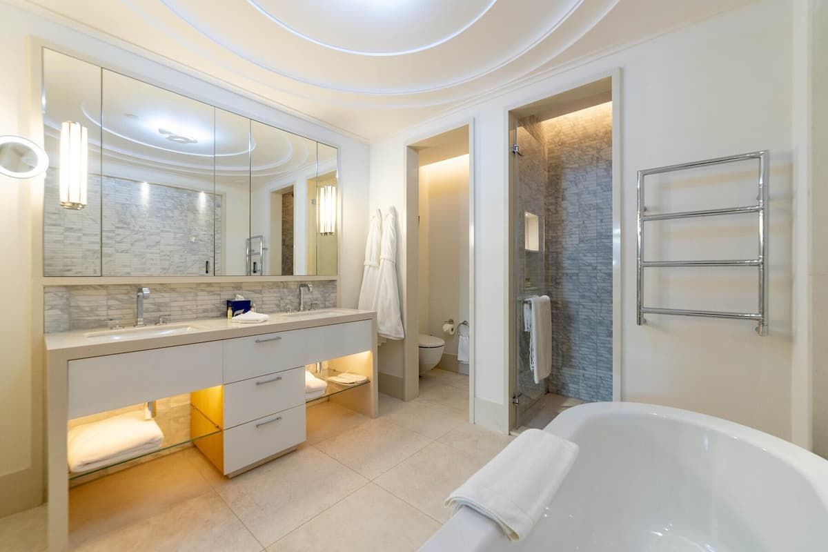Двухкомнатная квартира, здание Aqua, Тиват, Порто Черногория — фото 12 из 14