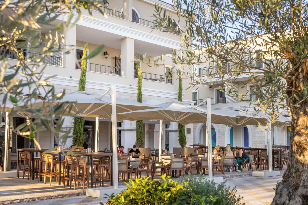 Centrale'de Yeni 2bdr Flat Daire, Tivat, Lustica Bay — 16 fotoğraftan 12.