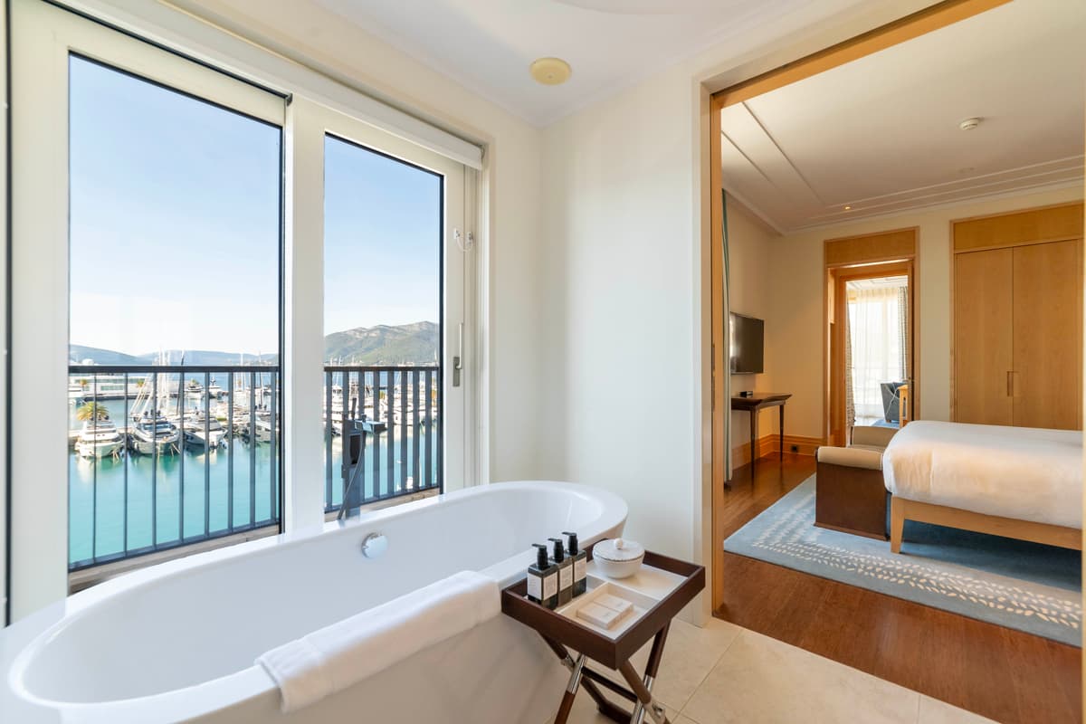Апартаменты с 3 спальнями Waterfront Aqua, Тиват, Порто Черногория — фото 7 из 20
