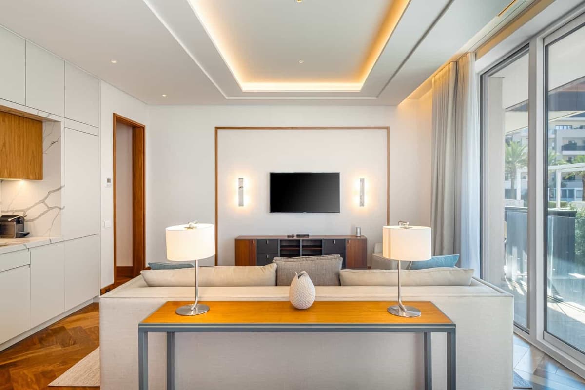 Kiralık lüks tek yatak odalı daire Elena, Tivat, Porto Montenegro — 14 fotoğraftan 2.