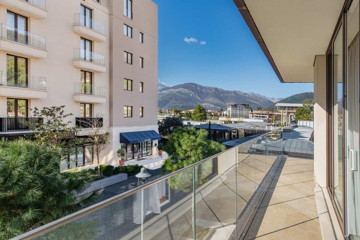 Kiralık lüks tek yatak odalı daire Elena, Tivat, Porto Montenegro — 14 fotoğraftan 10.