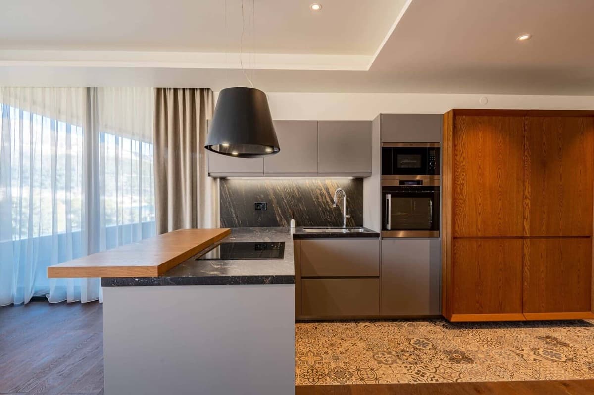 Дизайнерские апартаменты Royal Gardens 2bdr, Будва, Королевские сады — фото 7 из 19